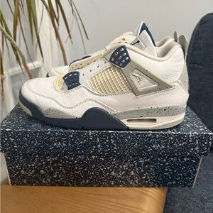 Air Jordan 4 Retro